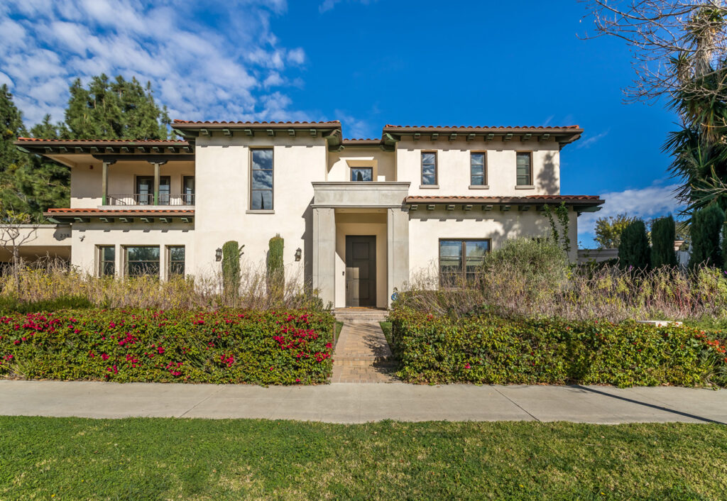 238 N. Rexford